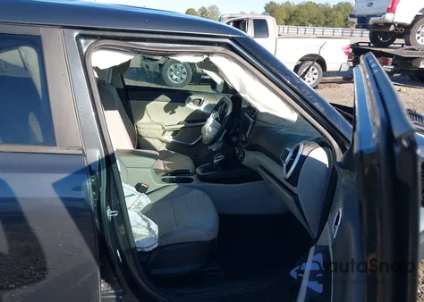 2023 Kia Soul Lx z USA, uszkodzony, nr VIN KNDJ23AU1P7211596